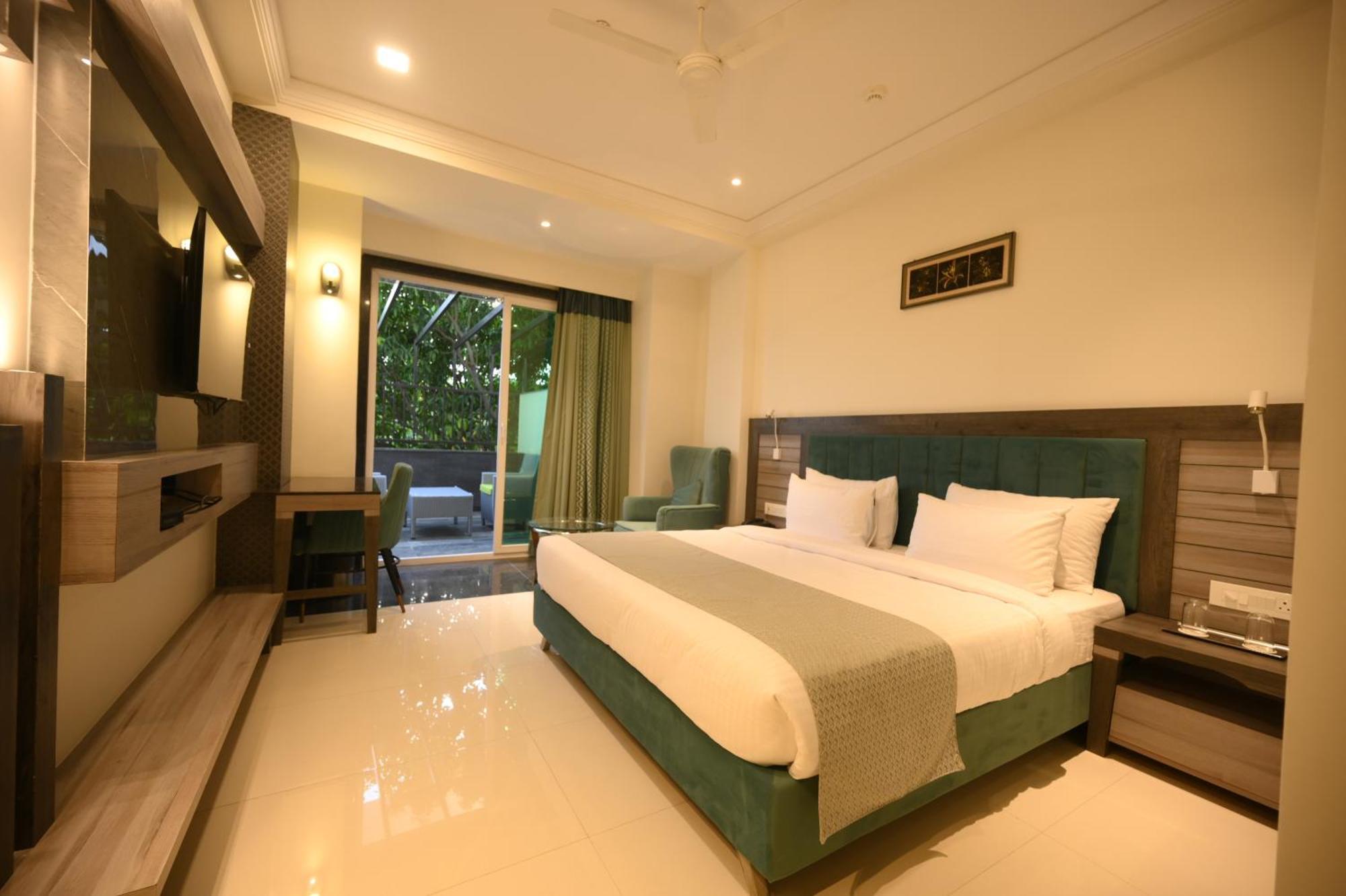 The Mudra Hotel Varanasi Bagian luar foto